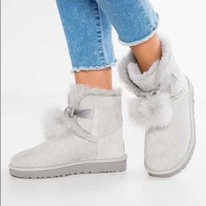 NWOT UGG Sheepskin Pom Pom Boot